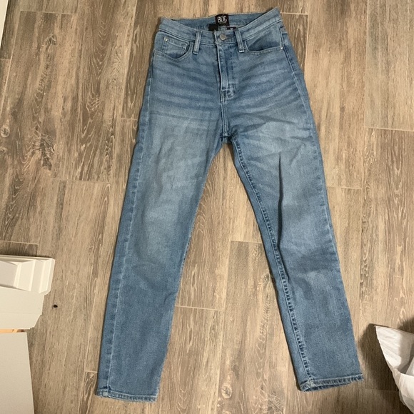 BDG girlfriend high rise cropped jeans - Picture 2 of 3